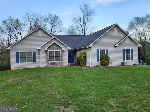 81 Cannon Dr, BERKELEY SPRINGS, WV, 25411-7198 | Card Image