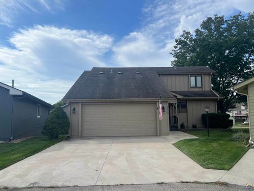 2952 Woodstock Ln, Topeka, KS, 66614-4175 | Card Image