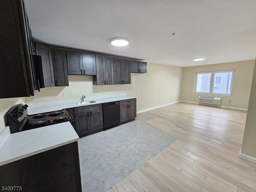 158 6th St, Passaic, NJ, 07055-0036 | Card Image