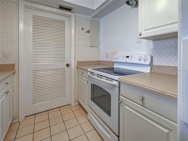 APT-235 - 800 Capri Isles Blvd, Condo with 2 bedrooms, 2 bathrooms and null parking in Venice FL | Image 18