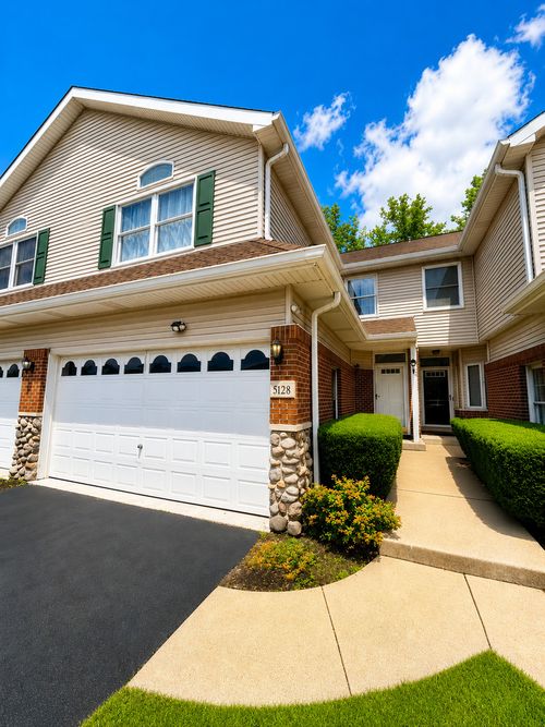 5128 Tomcin Trl, Oak Lawn, IL, 60453-5056 | Card Image