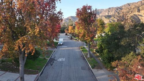 1685 E Calaveras St, Altadena, CA, 91001-3307 | Card Image