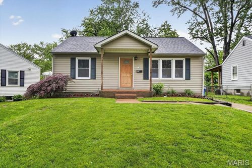 9816 Meadow View Dr, Saint Louis, MO, 63114-2528 | Card Image