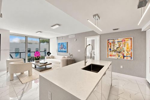 601-9521 E Bay Harbor Dr, Bay Harbor Islands, FL, 33154 | Card Image