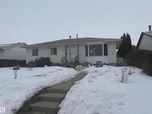 9128 129b Ave Nw, Edmonton, AB, T5E0P5 | Card Image