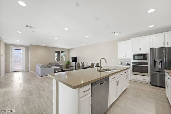 1091 E Sunset Rd, House other with 3 bedrooms, 3 bathrooms and null parking in Henderson NV | Image 9