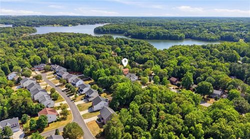4518 Oak Hollow Dr, High Point, NC, 27265-9692 | Card Image