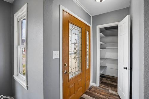 415 College Hill Ave, Oskaloosa, IA, 52577-1720 | Card Image