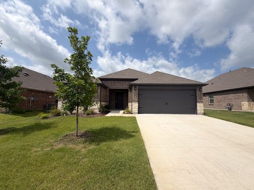 329 Thoroughbred St, Waxahachie, TX, 75165-7507 | Card Image