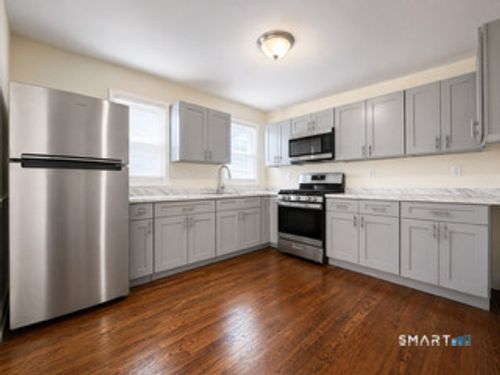 3-40-44 Vine St, Bridgeport, CT, 06604-3041 | Card Image