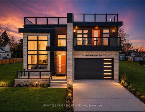 992 Little Cedar Ave, Belle Ewart, ON, L0L1W0 | Card Image