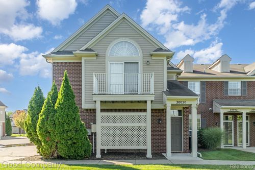 30050 Heritage Pkwy, Warren, MI, 48092-4693 | Card Image