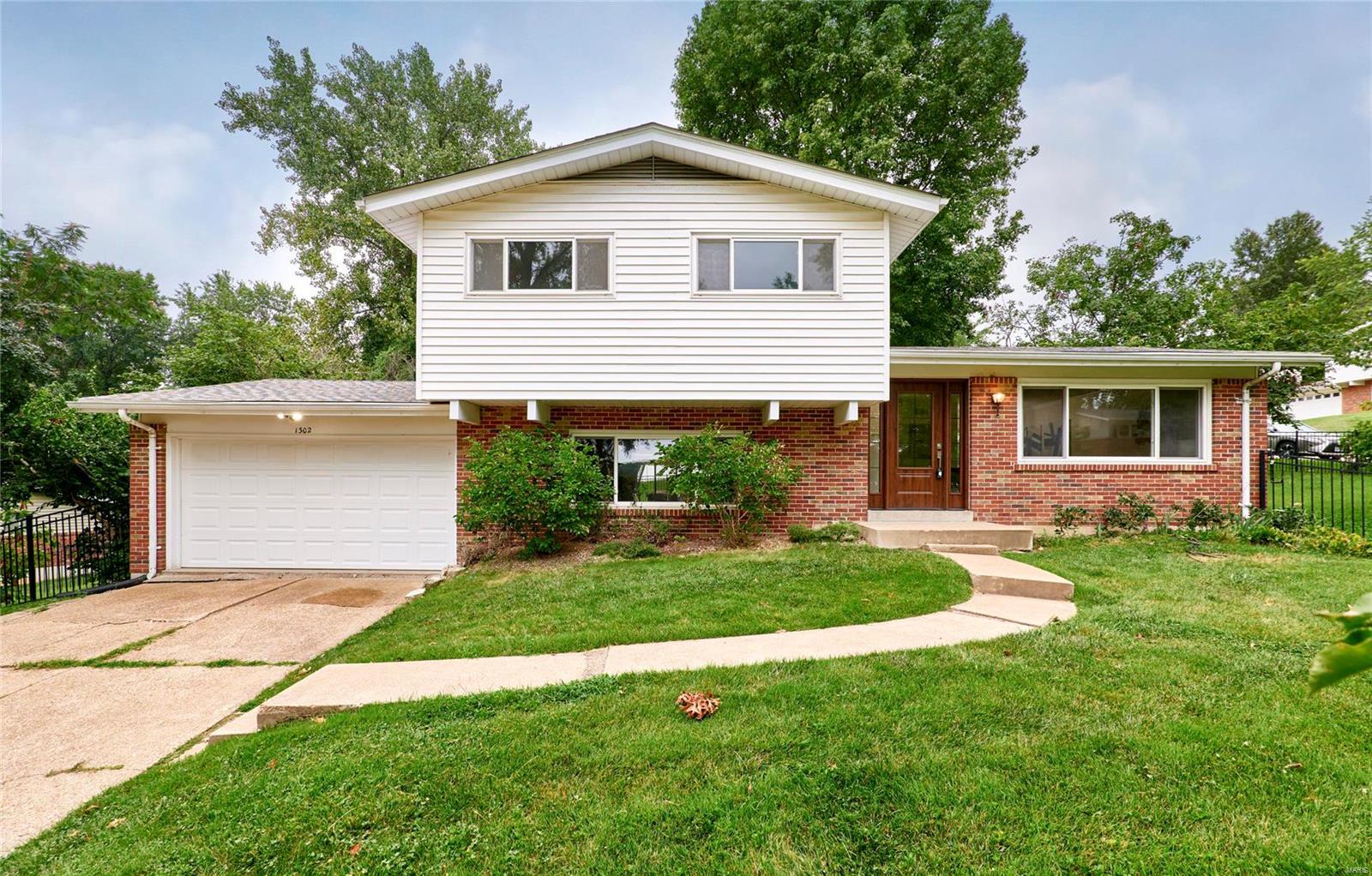 Wyncrest Dr, Ballwin, MO 63011