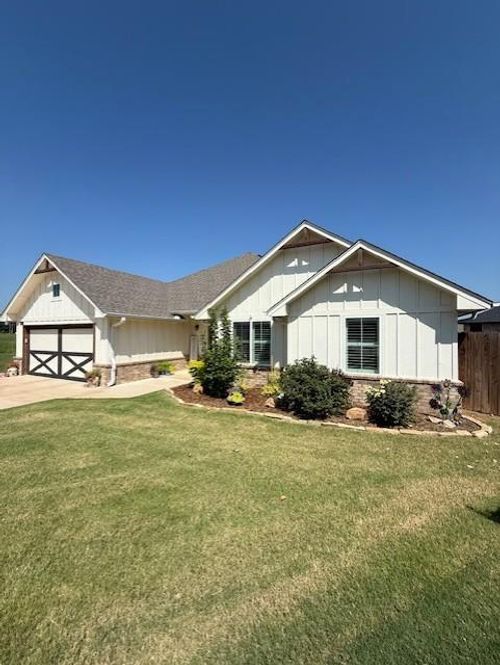 1104 Adeline, Shawnee, OK, 74804-2395 | Card Image