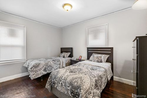 17393 Wisconsin St, Detroit, MI, 48221-2501 | Card Image