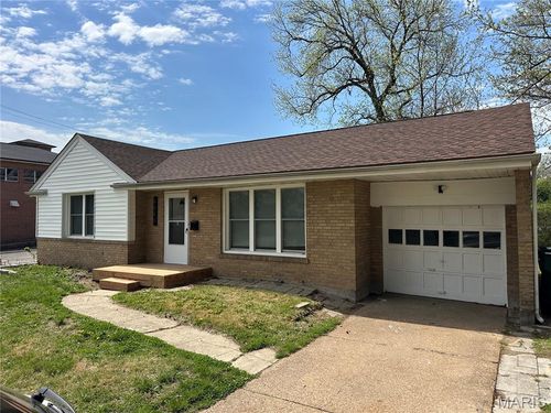9343 Duenke Dr, Saint Louis, MO, 63137-1211 | Card Image