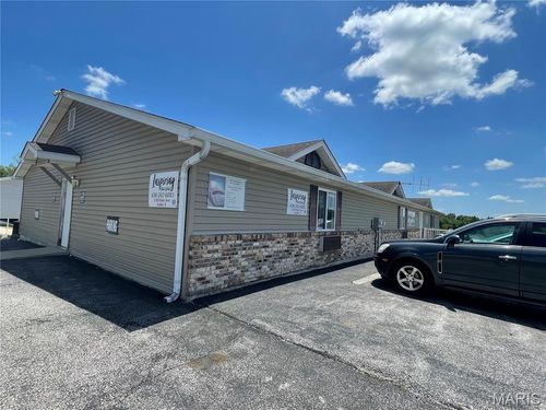 apt-a-120 E Avenue, Winfield, MO, 63389 | Card Image