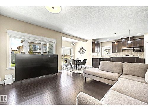 1932 67 St Sw, Edmonton, AB, T6X0L9 | Card Image