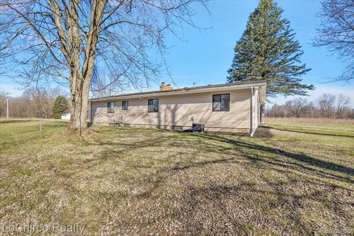 8603 Owosso Rd, Fowlerville, MI, 48836-9748 | Card Image