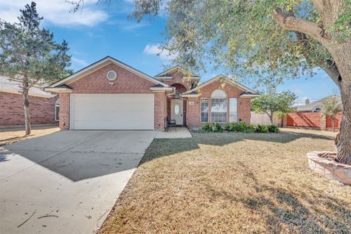 700 N Emma Dr, Arlington, TX, 76002-3500 | Card Image