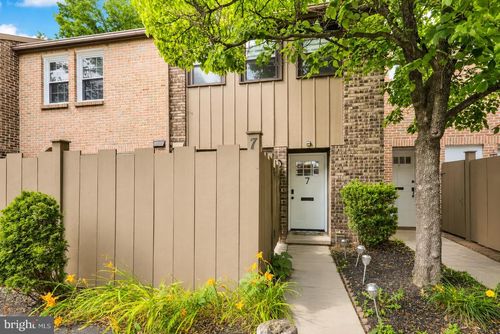 7 Club Ln, READING, PA, 19607-3302 | Card Image