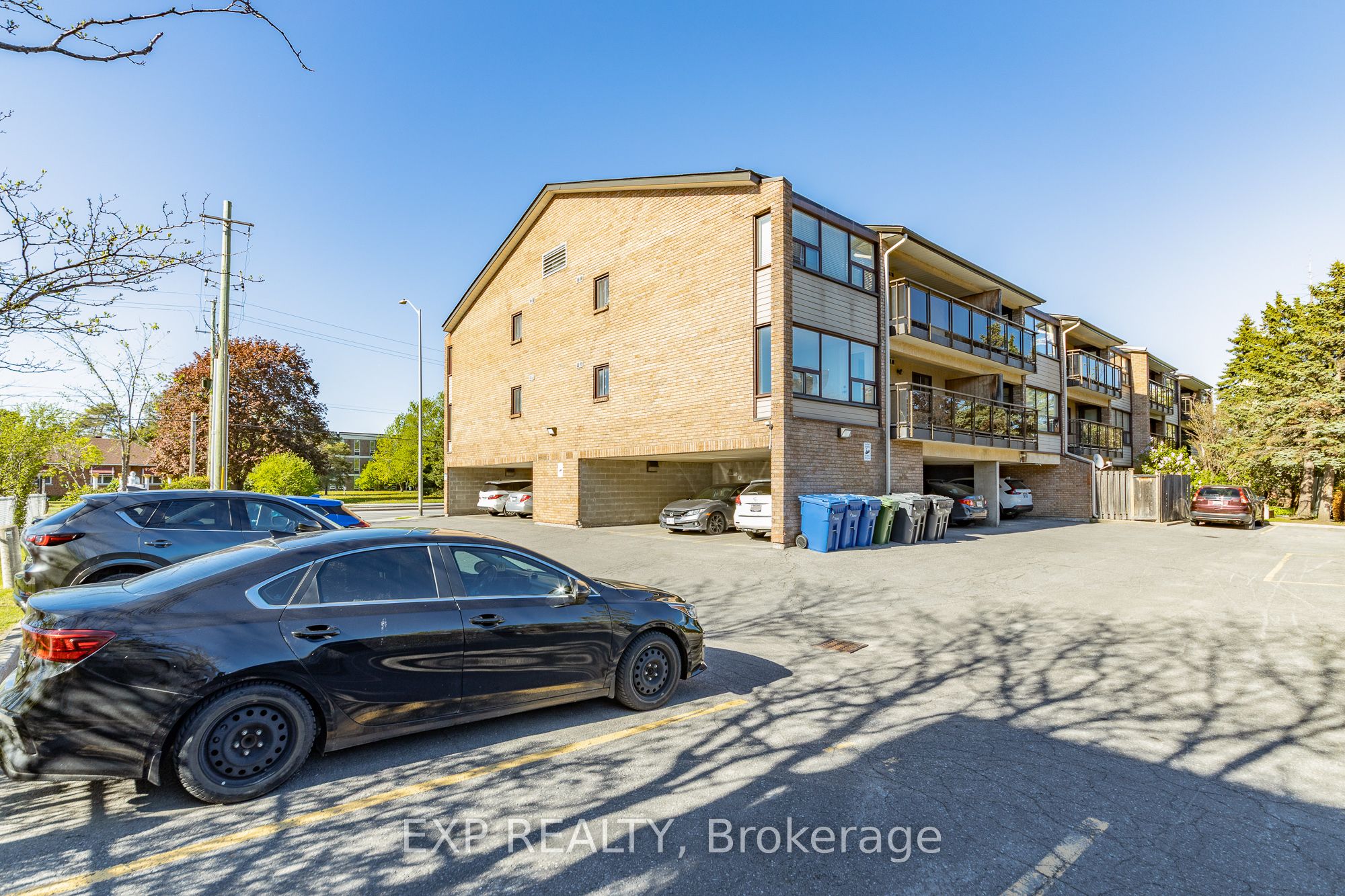 Residential in Hunt Club - South Keys and Area 5