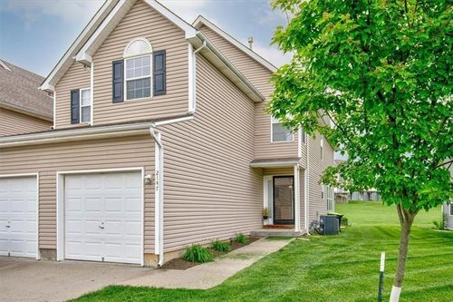 2147 Rambling Vine Rd, Lee's Summit, MO, 64082-4141 | Card Image