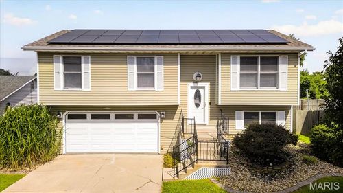 409 Wilson Park Ln, Granite City, IL, 62040-3573 | Card Image