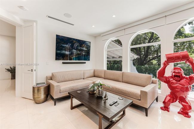 7233 Los Pinos Blvd, House other with 5 bedrooms, 6 bathrooms and null parking in Coral Gables FL | Image 10