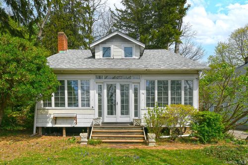22 Prospect Rd, Centerport, NY, 11721-1130 | Card Image