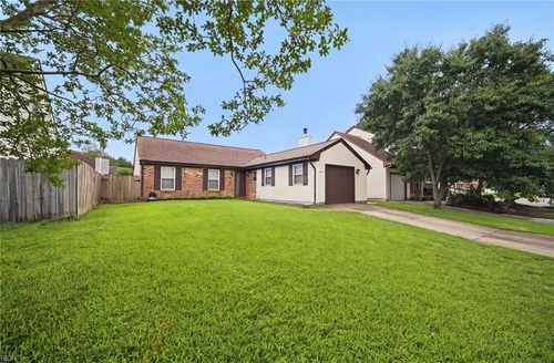 1657 Cassell St, Virginia Beach, VA, 23454-5651 | Card Image