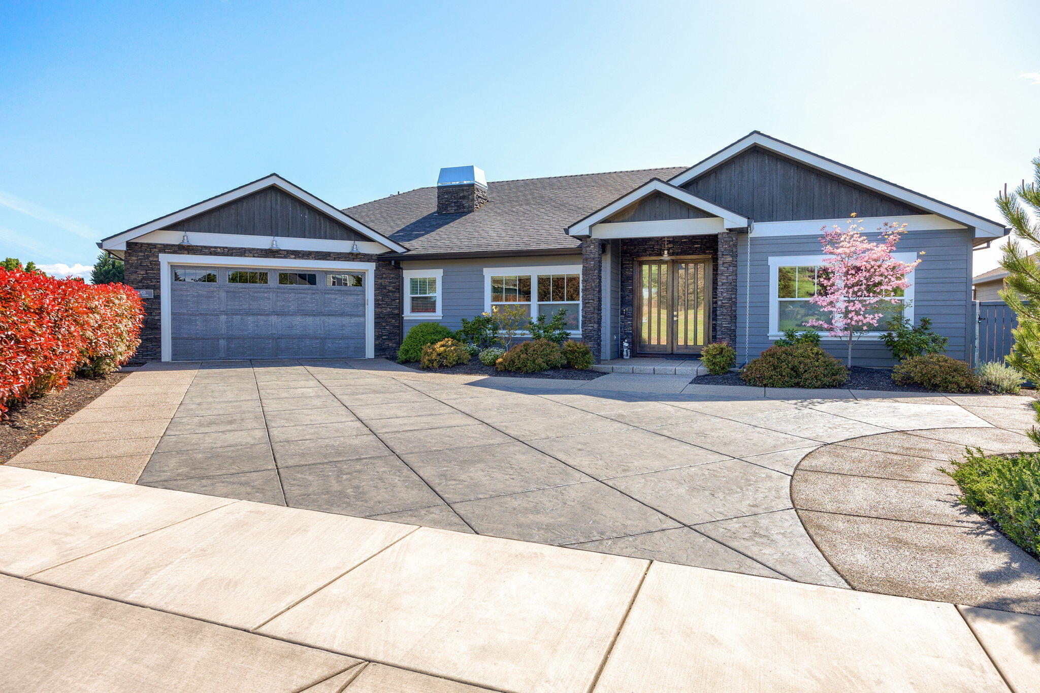 Street Francis Dr, Medford, OR 97504