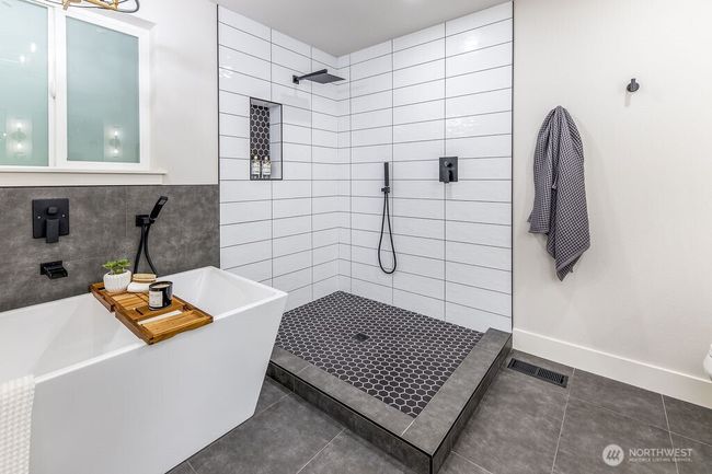 27716 114 Th Ave E, House other with 4 bedrooms, 3 bathrooms and 6 parking in Graham WA | Image 15