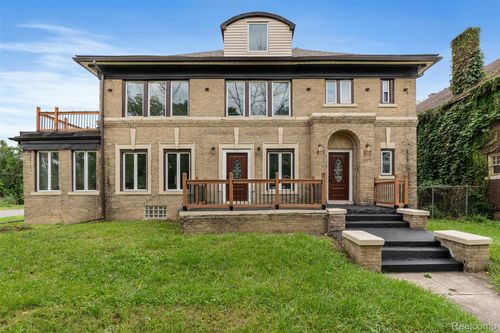 2409 Calvert St, Detroit, MI, 48206-1533 | Card Image