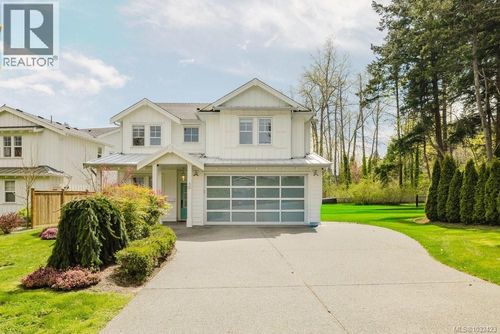 30 Jedburgh Road, View Royal, BC, V9B6N7 | Card Image