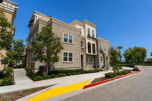 613 Winchester Dr, Oxnard, CA, 93036-1466 | Card Image