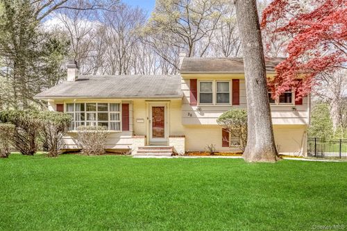 26 River Rd, Suffern, NY, 10901-3735 | Card Image