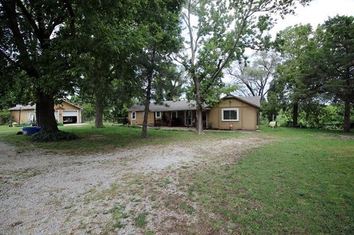 1066 E 130th Ave N, Mulvane, KS, 67110-8327 | Card Image