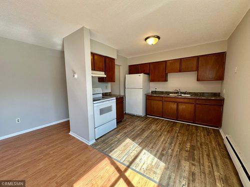 1566 Woodbridge St, Saint Paul, MN, 55117-3663 | Card Image