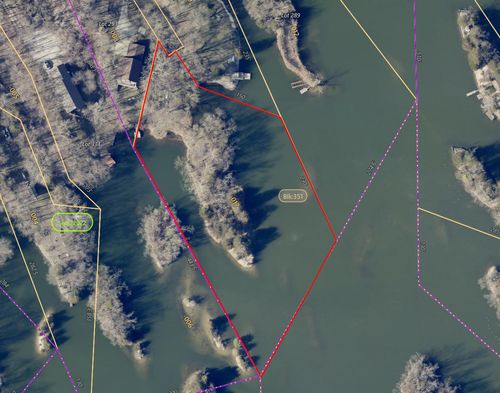 233 W Autumn Dr, Oakwood, IL, 61858-6215 | Card Image