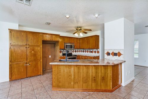 4316 Leona Rd, Bowie, TX, 76230-6018 | Card Image