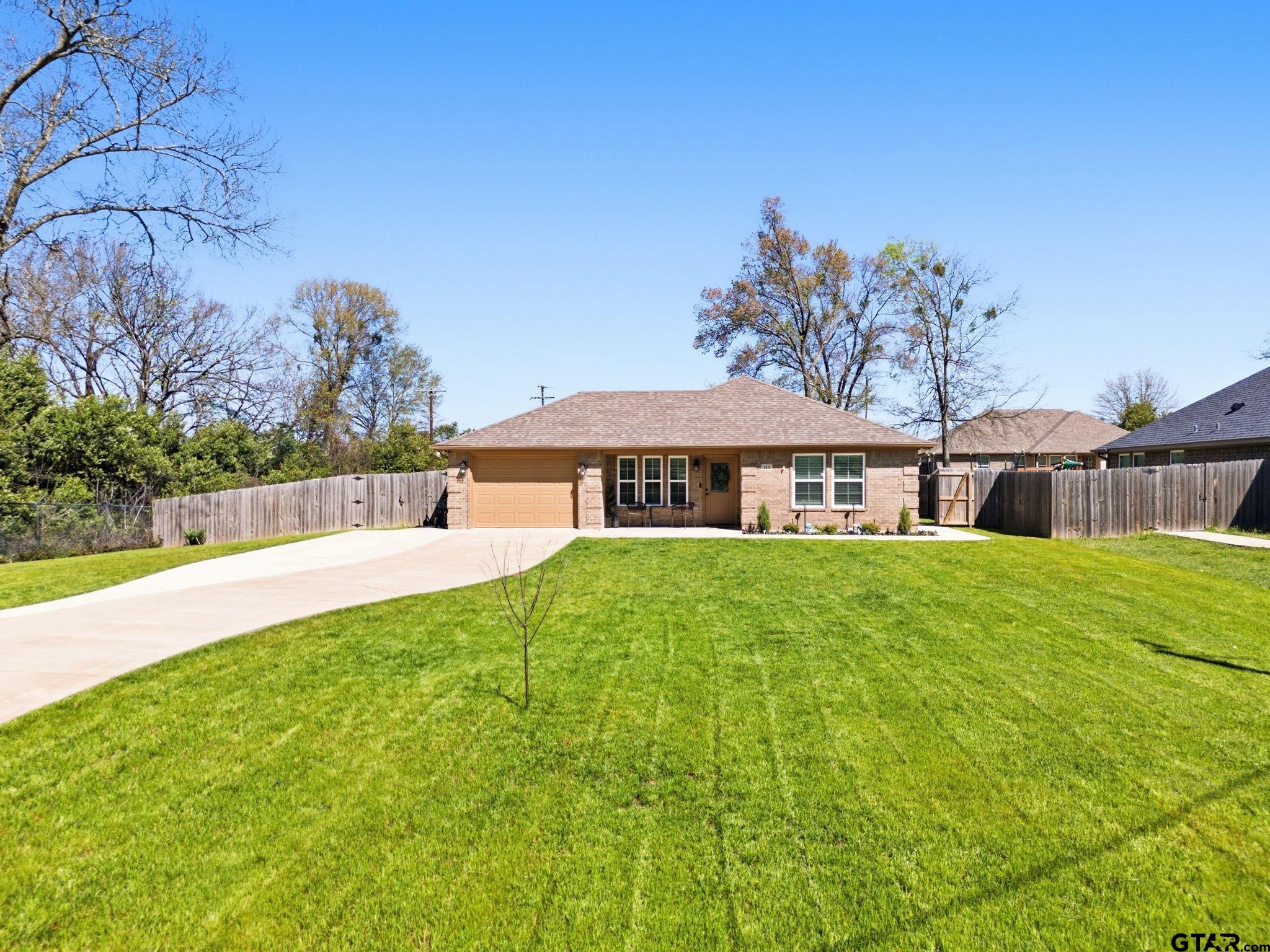 Residential in Lindale