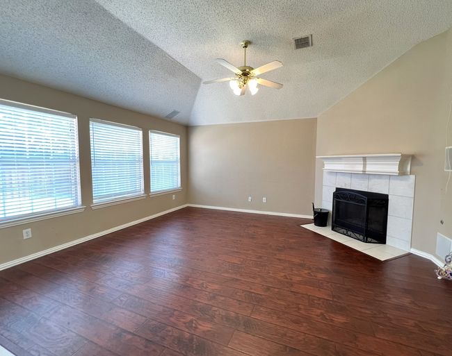 11015 Tree Shadow Ln, House other with 3 bedrooms, 2 bathrooms and null parking in Frisco TX | Image 6
