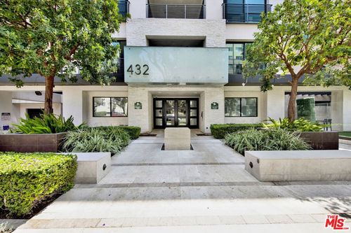 402-432 N Oakhurst Dr, Beverly Hills, CA, 90210-4014 | Card Image