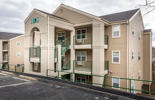 301-525 Valley View Rd, Branson, MO, 65616-9086 | Card Image