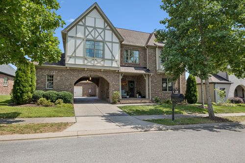 820 Fontwell Ln, Franklin, TN, 37064-1593 | Card Image