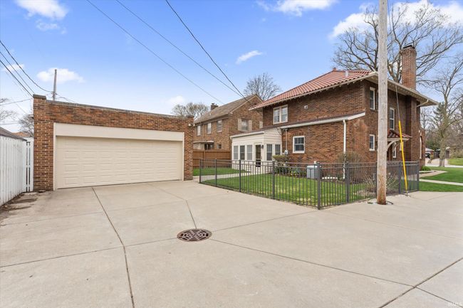 1112 Wayne St, House other with 3 bedrooms, 2 bathrooms and null parking in South Bend IN | Image 17