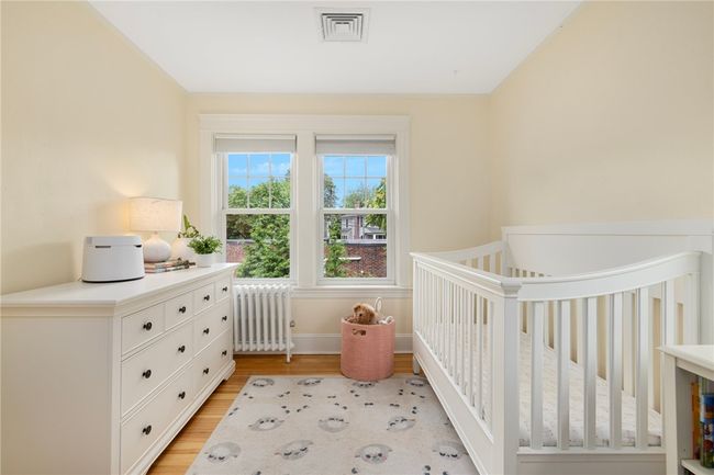 204 8 Th St, House other with 3 bedrooms, 2 bathrooms and 3 parking in Providence RI | Image 25