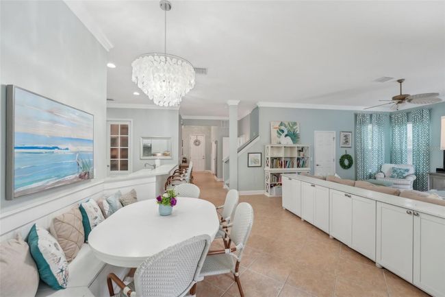 EAT IN KITCHEN NOOK WITH PLENTY OF COUNTER SPACE! | Image 15