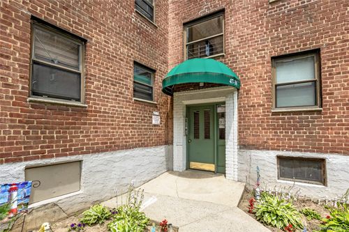 2c-47-30 217th St, Bayside, NY, 11361-3568 | Card Image
